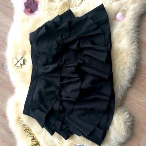 NWOT Forever 21 Ruffle Skirt Size US M in Basic Black